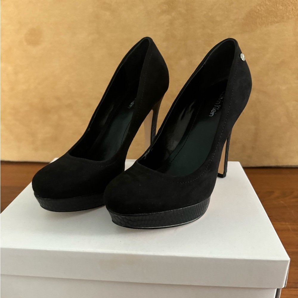 Calvin Klein black pumps